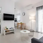 Rhodes Apartment *